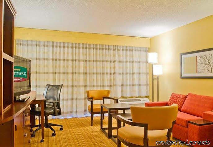 Courtyard Charlotte Airport North Hotell Exteriör bild
